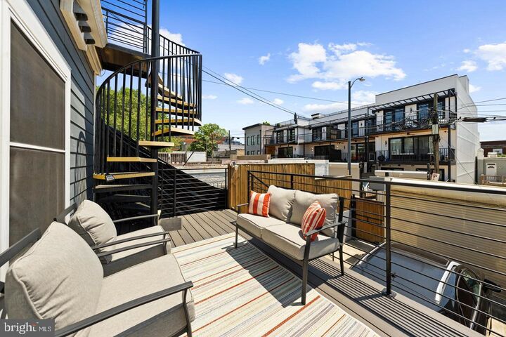 Property Photo:  740 Fairmont Street NW A  DC 20001 