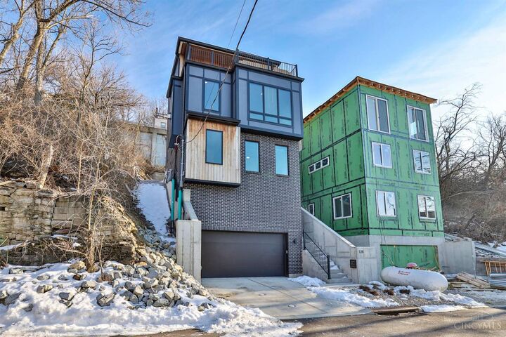 Property Photo: 128 Goethe Street OH 45202