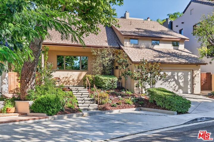 Property Photo:  4262 Levitt Ln  CA 91403 
