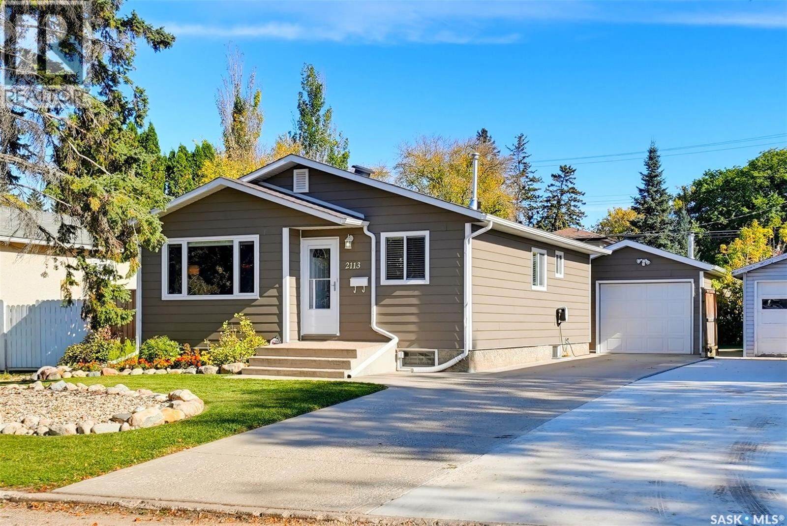 Property Photo: 2113 Ste Cecilia Avenue SK S7M 0P3