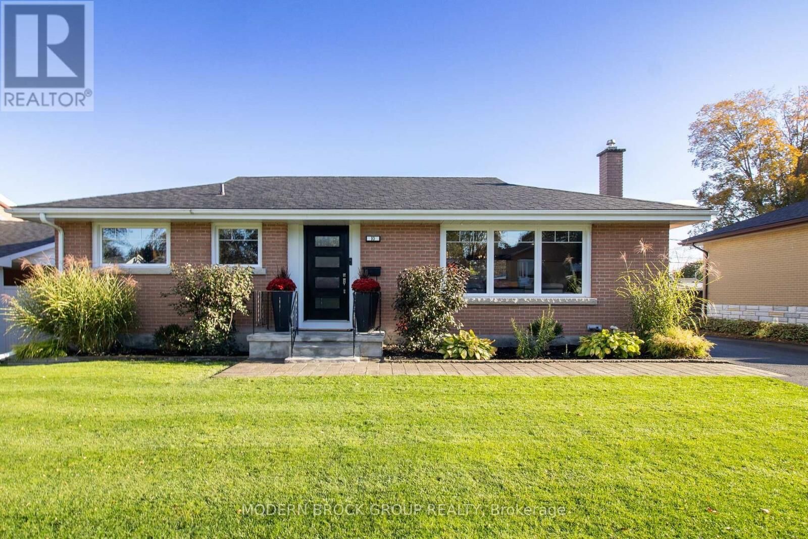 Property Photo:  10 Manor Drive  ON K6V 3E6 
