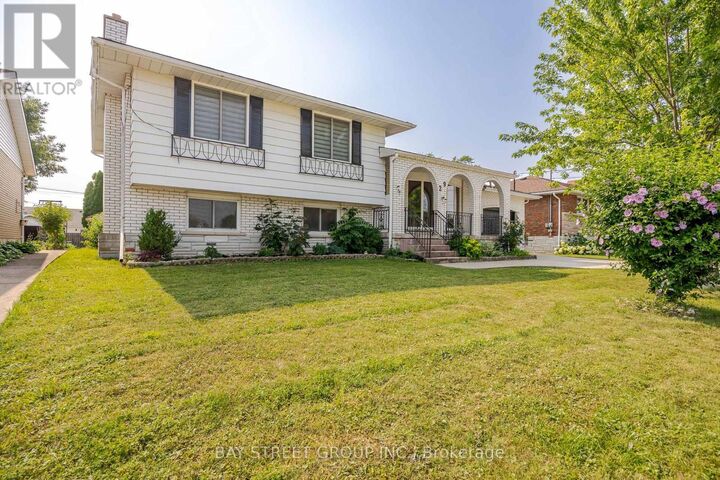 Property Photo:  29 West Street North Upper  ON L2V 2S1 