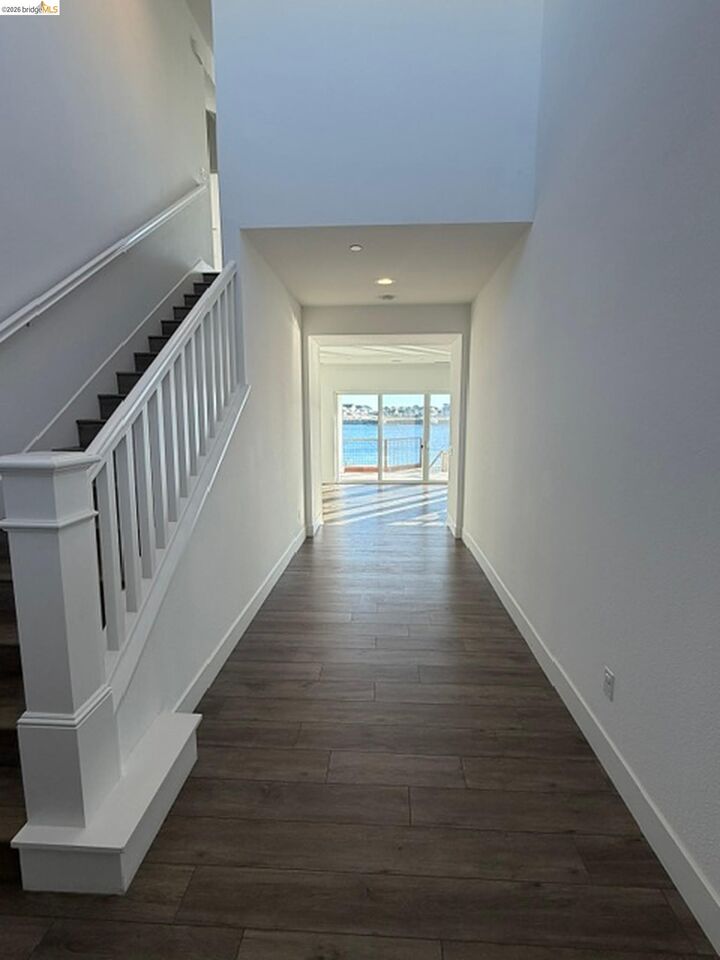 Property Photo:  43 Edgewater Ct  CA 94511 