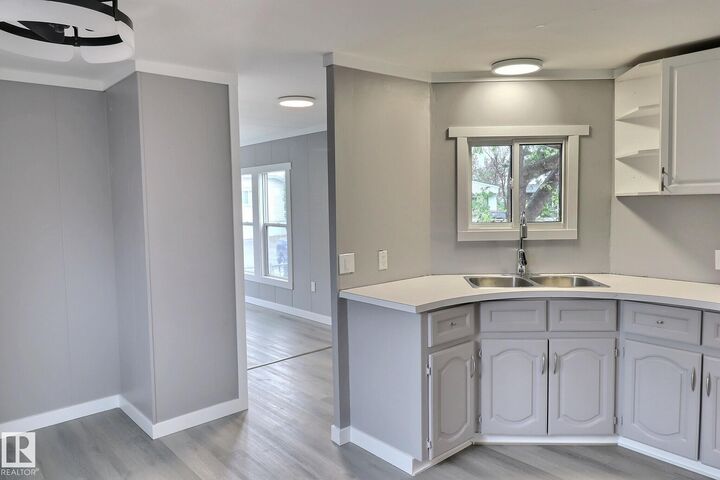 Property Photo:  542 Evergreen Park NW  AB T5Y 4M2 
