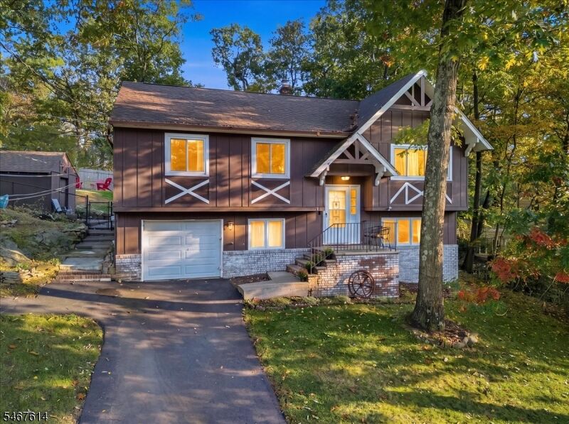 Property Photo:  11 Cherokee Ave  NJ 07866 