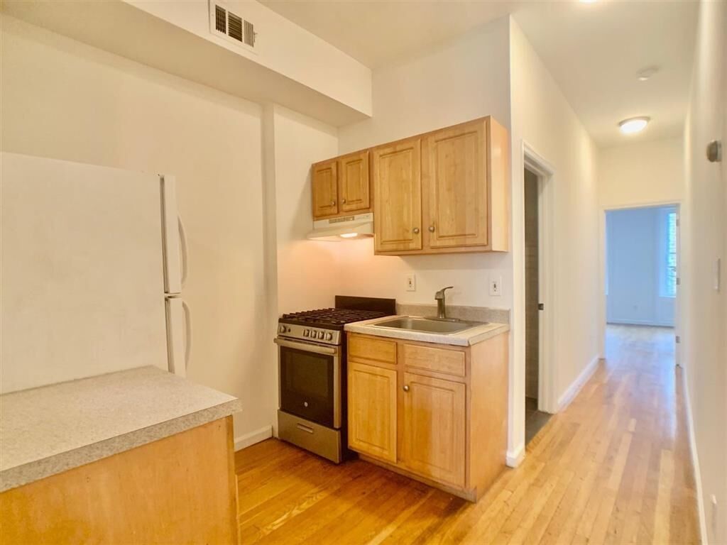 Property Photo: 510 Pavonia Ave 1R NJ 07030