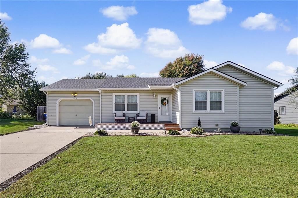 Property Photo: 1515 Cedar Street KS 66025