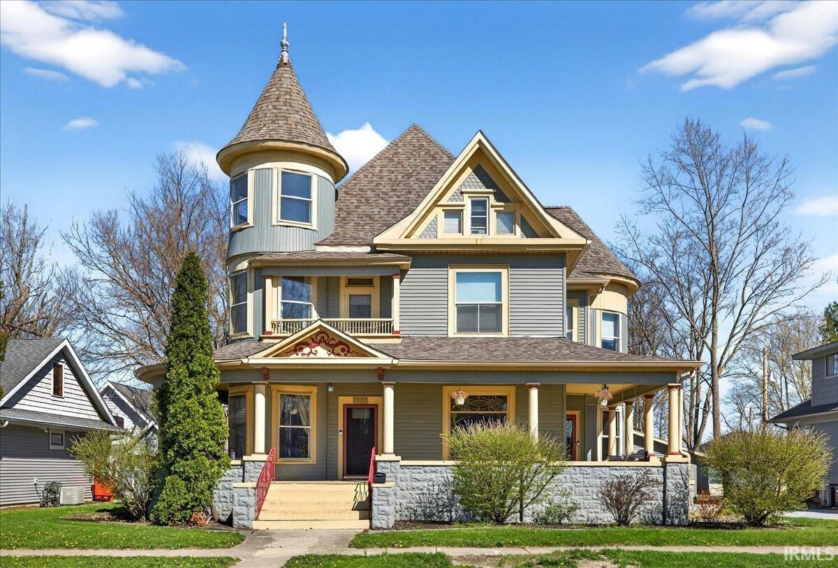 Property Photo: 305 S Bluff Street IN 47960