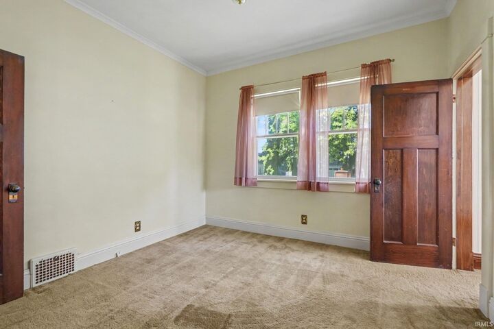 Property Photo: 1211 Strong Avenue IN 46514