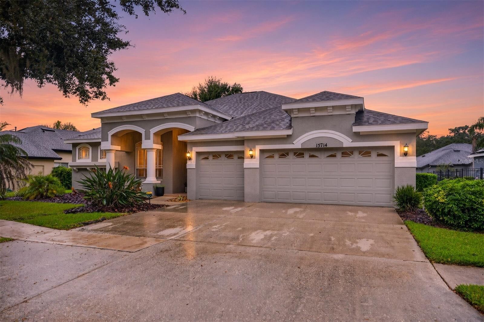 Property Photo:  15714 Ibisridge Drive  FL 33547 
