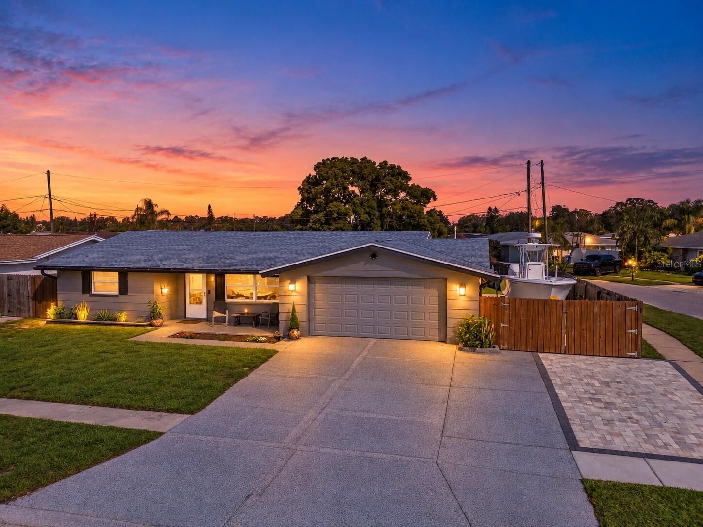 Property Photo:  5735 Mosaic Drive  FL 34690 