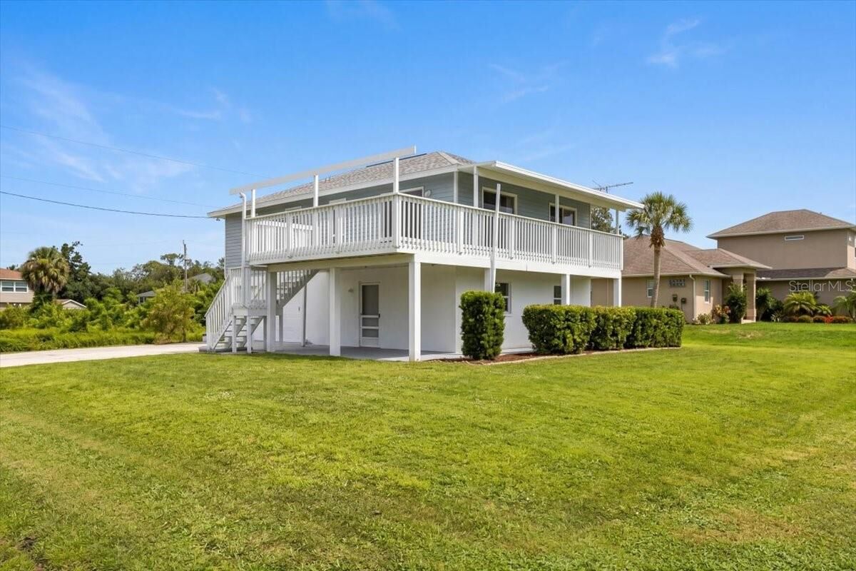 Property Photo:  4104 Strombus Road  FL 34293 