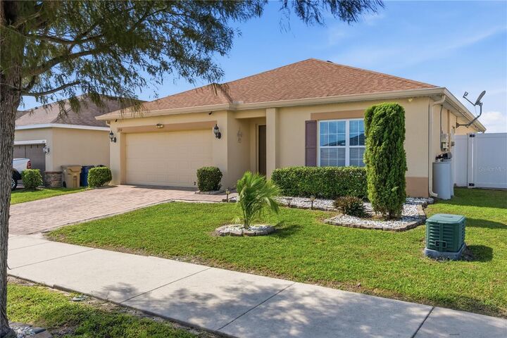 Property Photo: 272 Sparrow Hawk Drive FL 34736