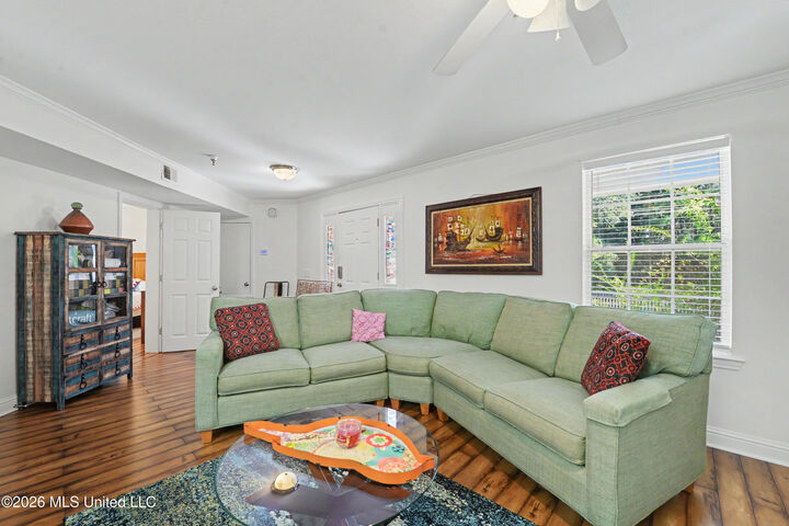 Property Photo:  515 Third Street  MS 39520 