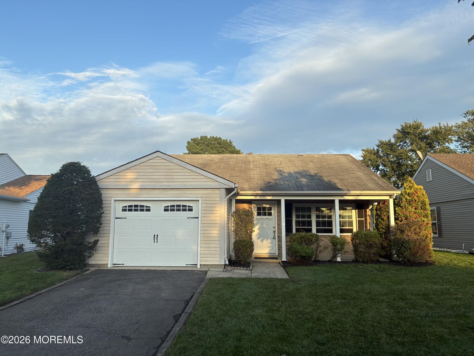 Property Photo:  47 Leighton Lane  NJ 08759 