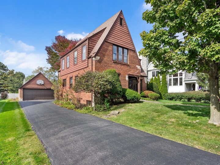 Property Photo:  4910 Grand Avenue  IL 60558 