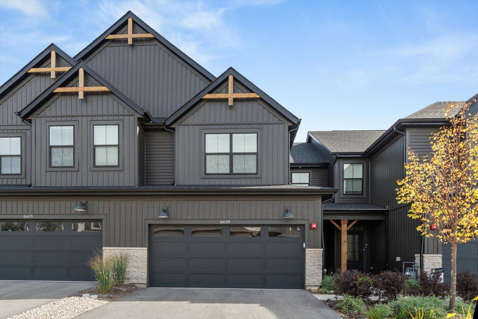 Property Photo:  8489 Liberty Lane 8489  IL 60517 