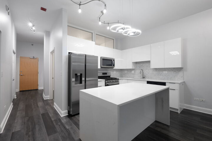 Property Photo:  1600 S Indiana Avenue 605  IL 60616 