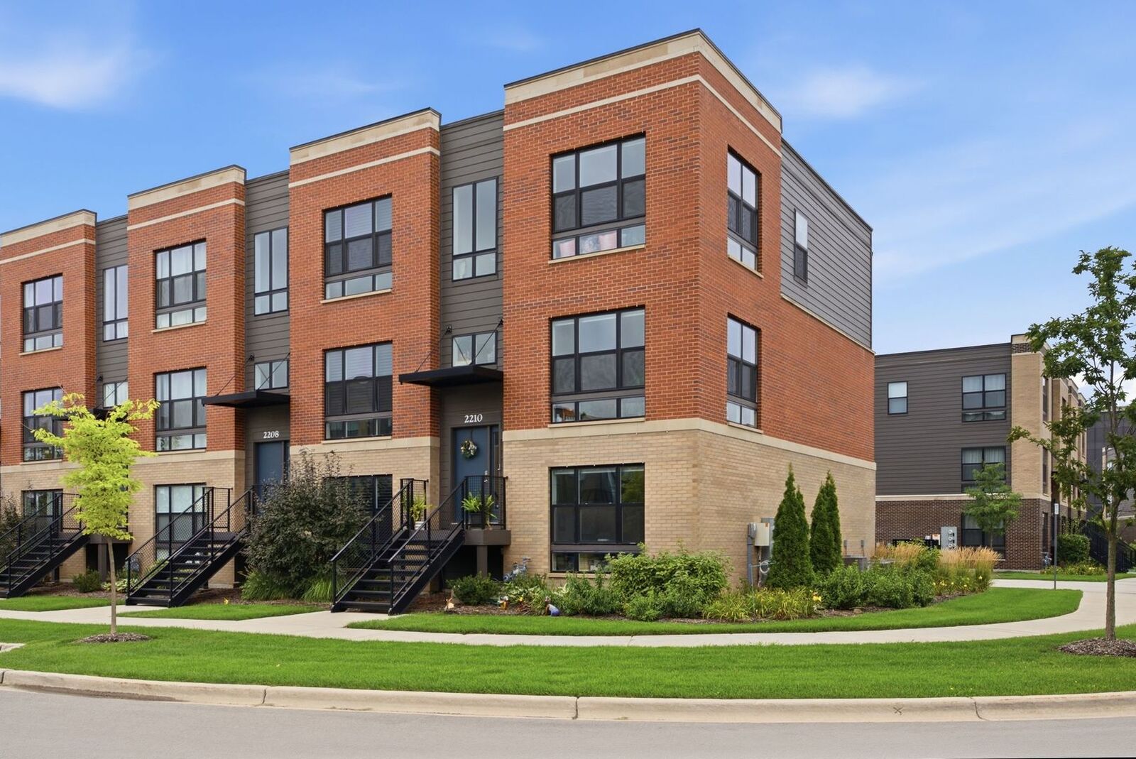 Property Photo:  2210 Venture Drive  IL 60173 