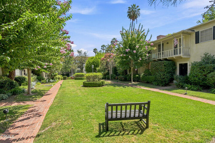 Property Photo:  433 S Madison Avenue  CA 91101 