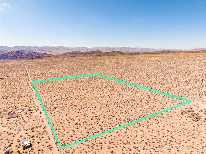 Property Photo: 66850 Sonora CA 92252