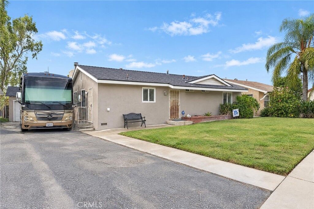 Property Photo:  11960 Vivienda Court  CA 92313 