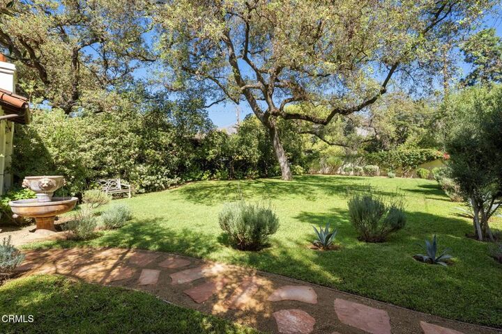 Property Photo: 2062 New York Drive CA 91001