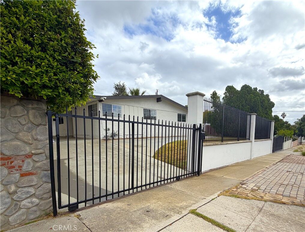 Property Photo: 13658 Garrick Avenue CA 91342