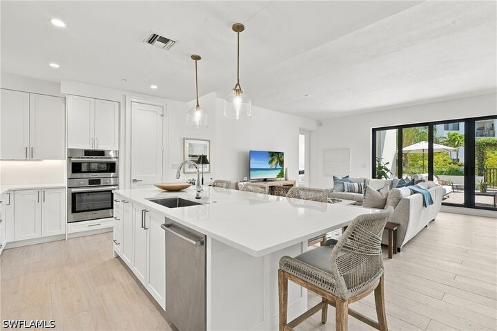 Property Photo: 1115 Central Avenue 242 FL 34102
