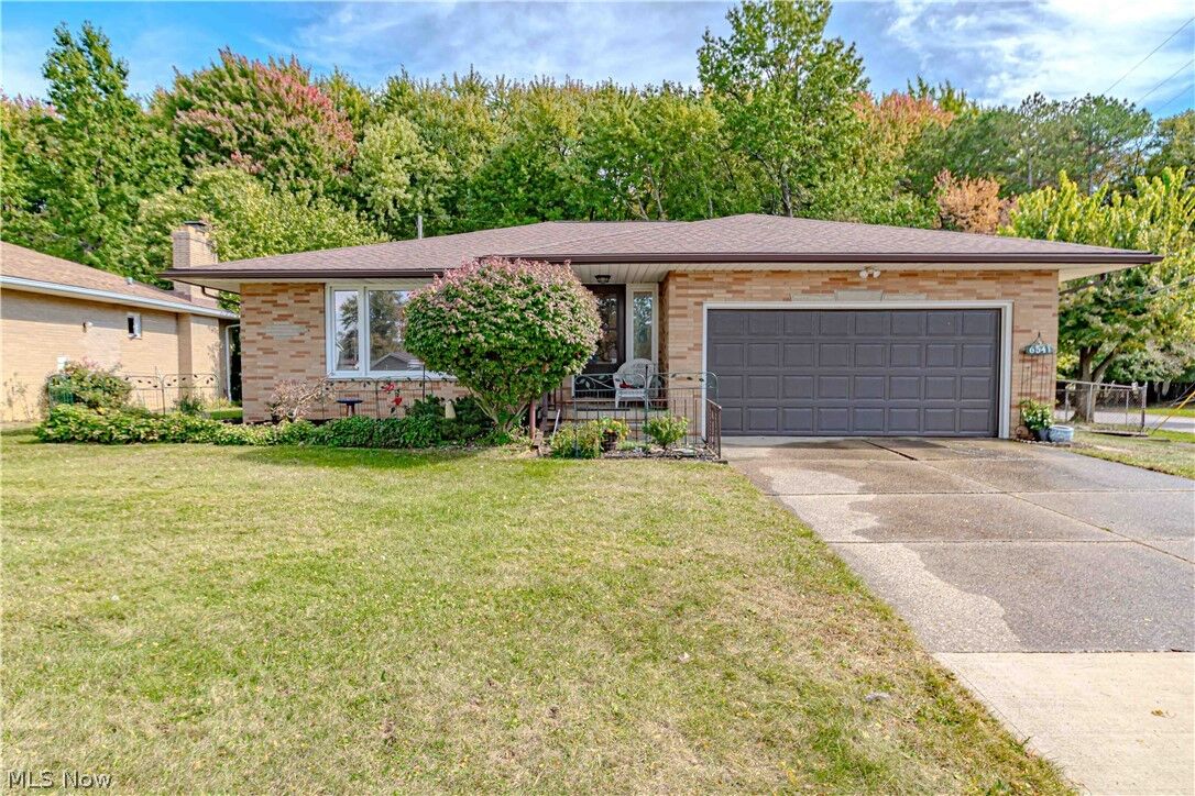 Property Photo:  6541 Fairweather Drive  OH 44130 