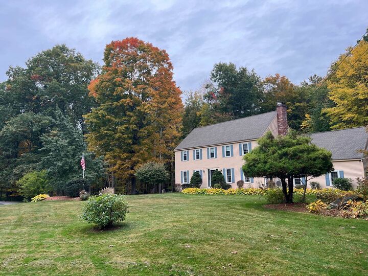 Property Photo: 3 Kelley Drive NH 03038