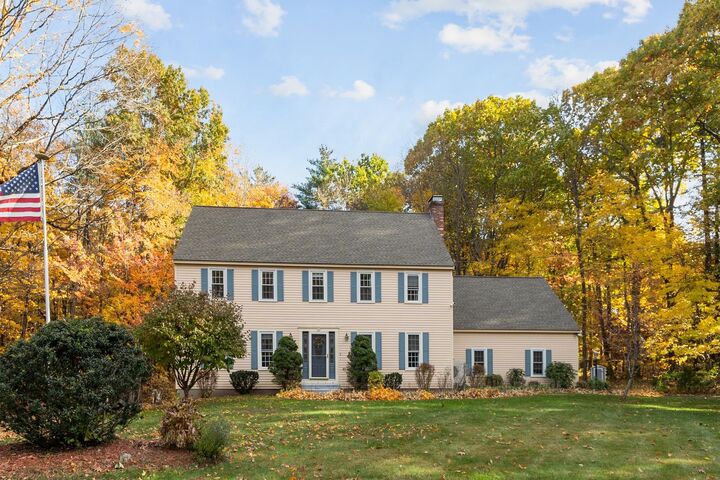 Property Photo: 3 Kelley Drive NH 03038