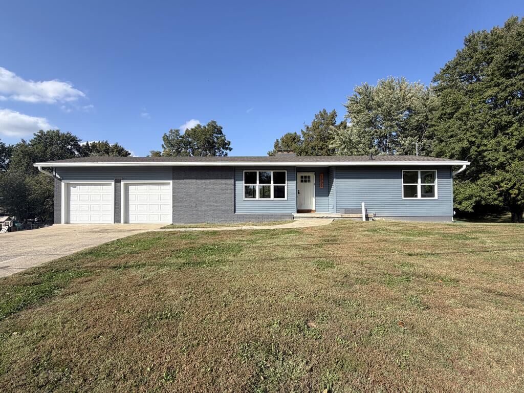 Property Photo:  1905 Webster St  MO 64601 