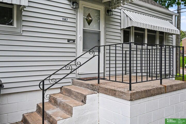 Property Photo:  1947 S 49 Street  NE 68106 