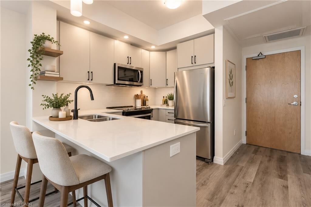 Property Photo: 60 Charles Street 1803 ON N2G 0C9