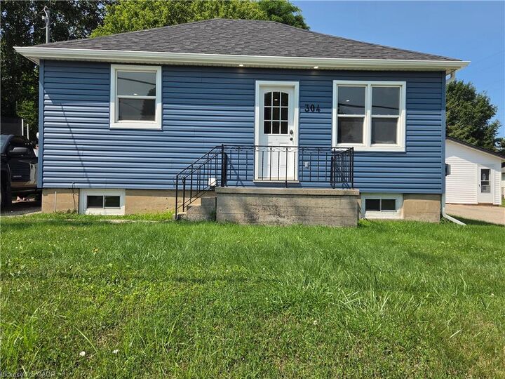 Property Photo:  304 Mill Street  ON N4S 2X5 