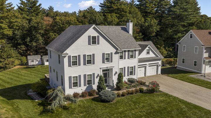 Property Photo:  33 Oak Ledge Cir  MA 01969 