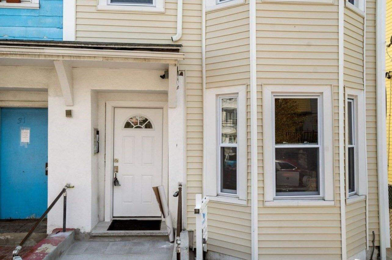 Property Photo:  29 Clarence Street 1  MA 02119 