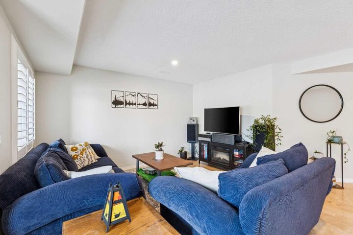 Property Photo:  35 Royal Oak Gardens NW  AB T3G 5S5 