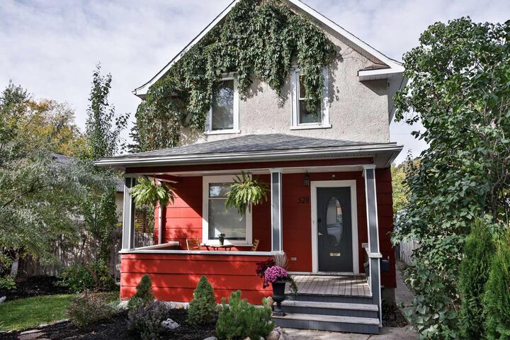 Property Photo:  528 12C Street N  AB T1H 2N3 