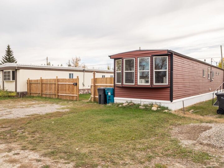 Property Photo: 226 N 2 Street W 18 AB T0K 1J0
