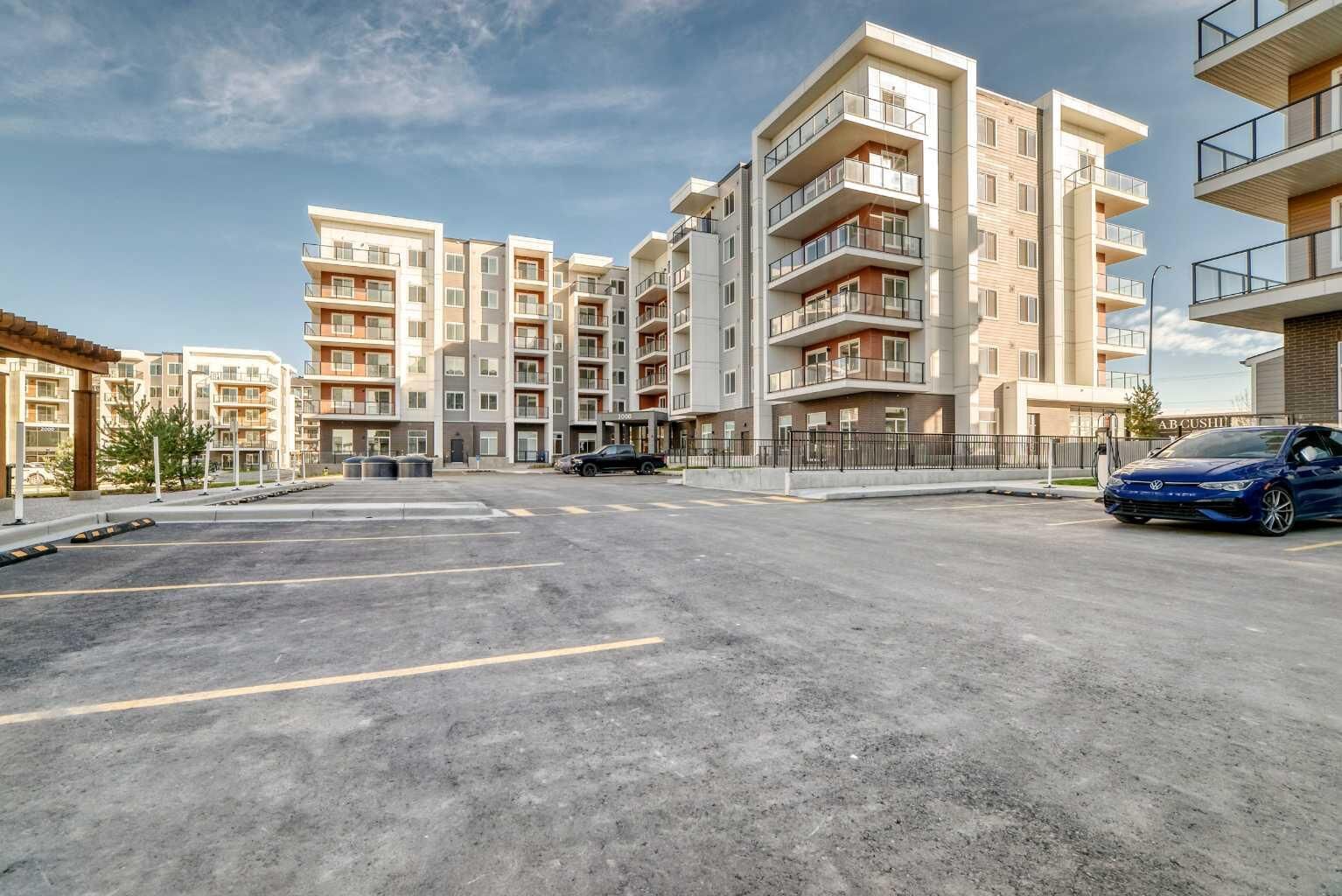 Property Photo:  150 Carrington Gate NW 3611  AB T3P 1E1 