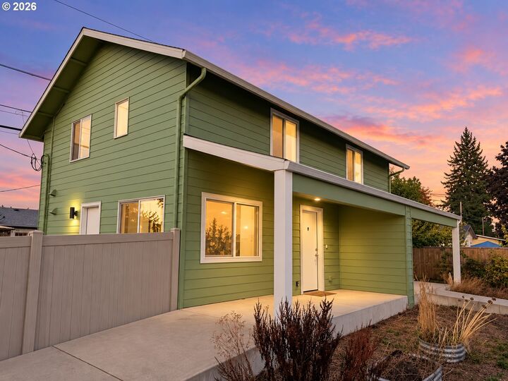 Property Photo:  16317 SE Salmon St B  OR 97233 