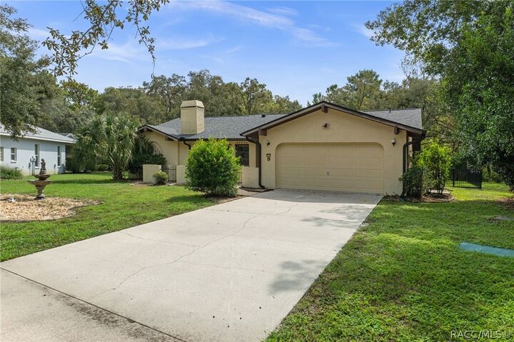 Property Photo:  9 N Tupelo Court  FL 34446 