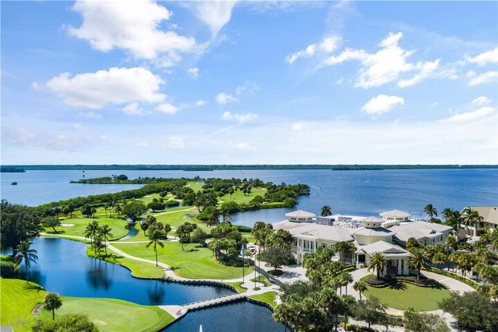 Property Photo:  2131 Sea Mist Court  FL 32963 