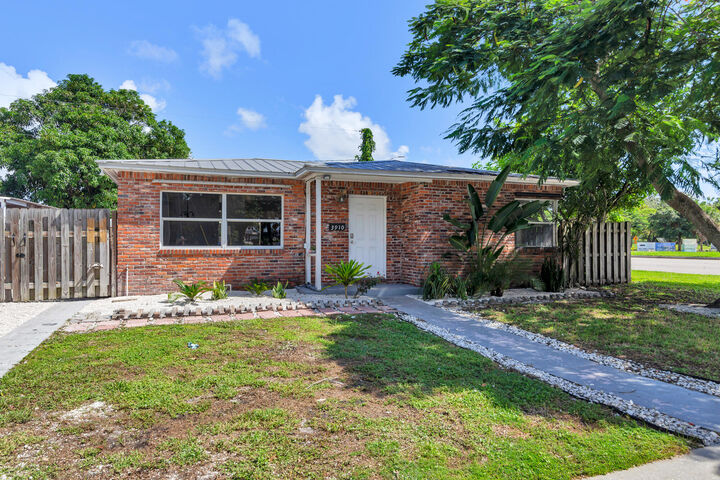Property Photo: 3910 Merrill Avenue FL 33405