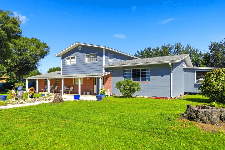 Property Photo:  3306 Meadow Lane  FL 34947 
