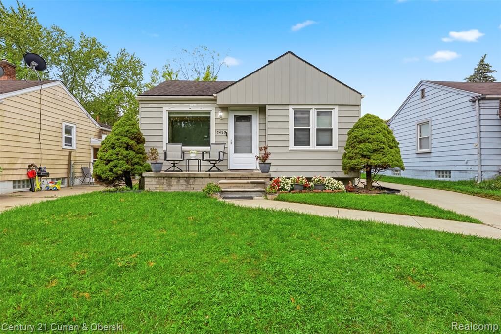 Property Photo:  7489 N Silvery Lane  MI 48127 