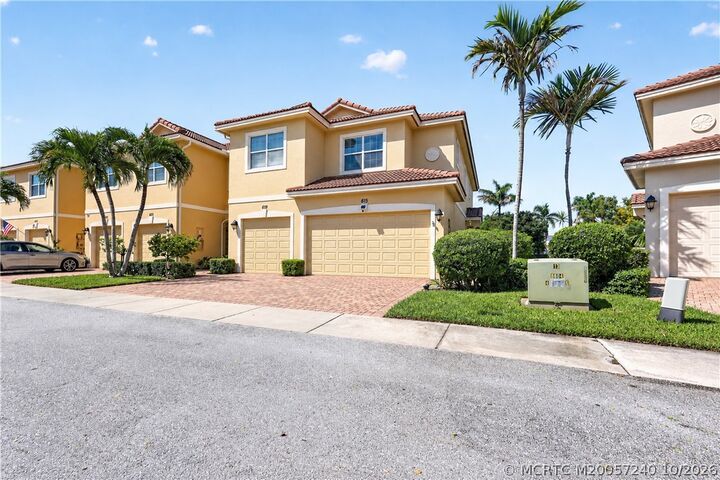 Property Photo: 615 SW Glen Crest Way FL 34997
