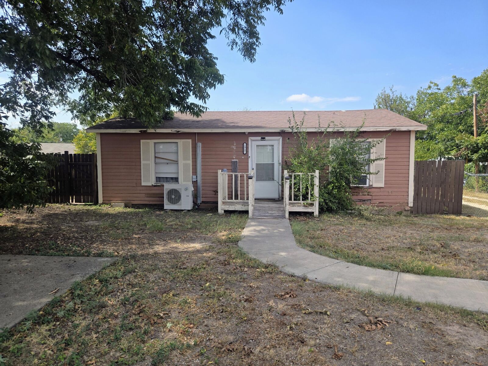 Property Photo: 8 W Avenue P TX 76903